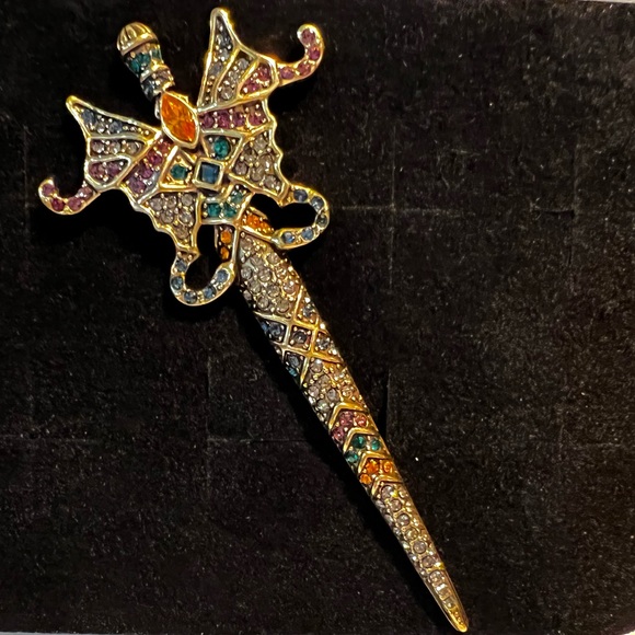 Heidi Daus 🆕 Crystal Sword brooch - Picture 1 of 7